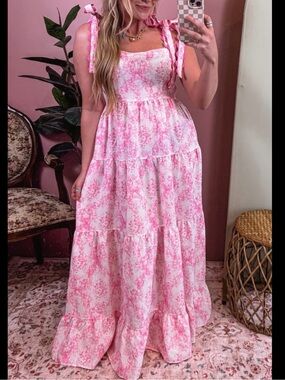 💖🤍 brand new Pink/white Toile Floral Tiered Summer maxi with embellished detail